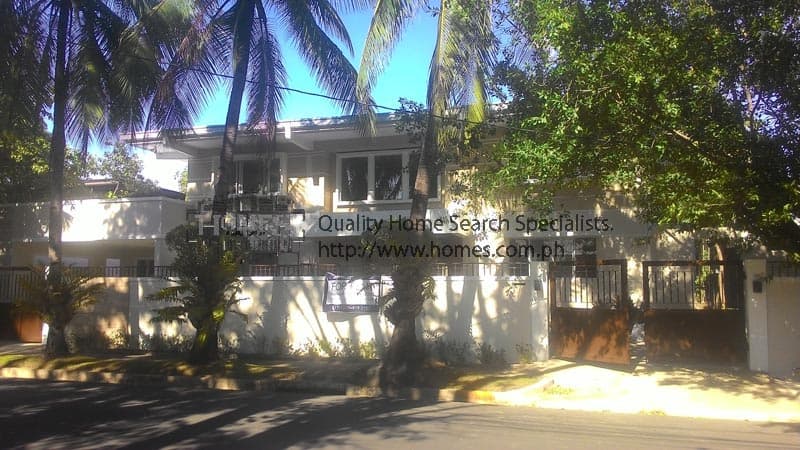 Warmly lit 2-storey - photo 3