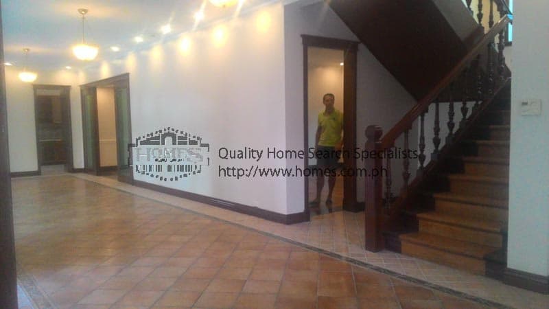 Solidly built 2-storey - photo 4
