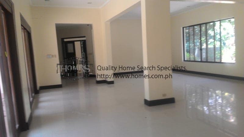 Sprawling Bungalow - photo 3