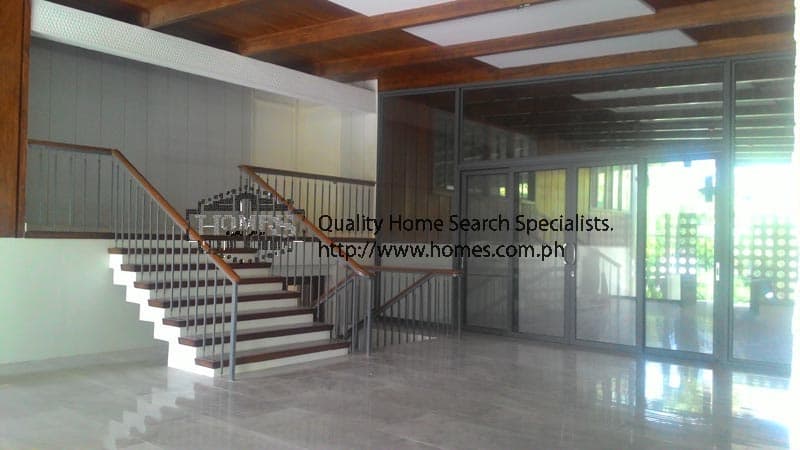 Massive split-level house - photo 3