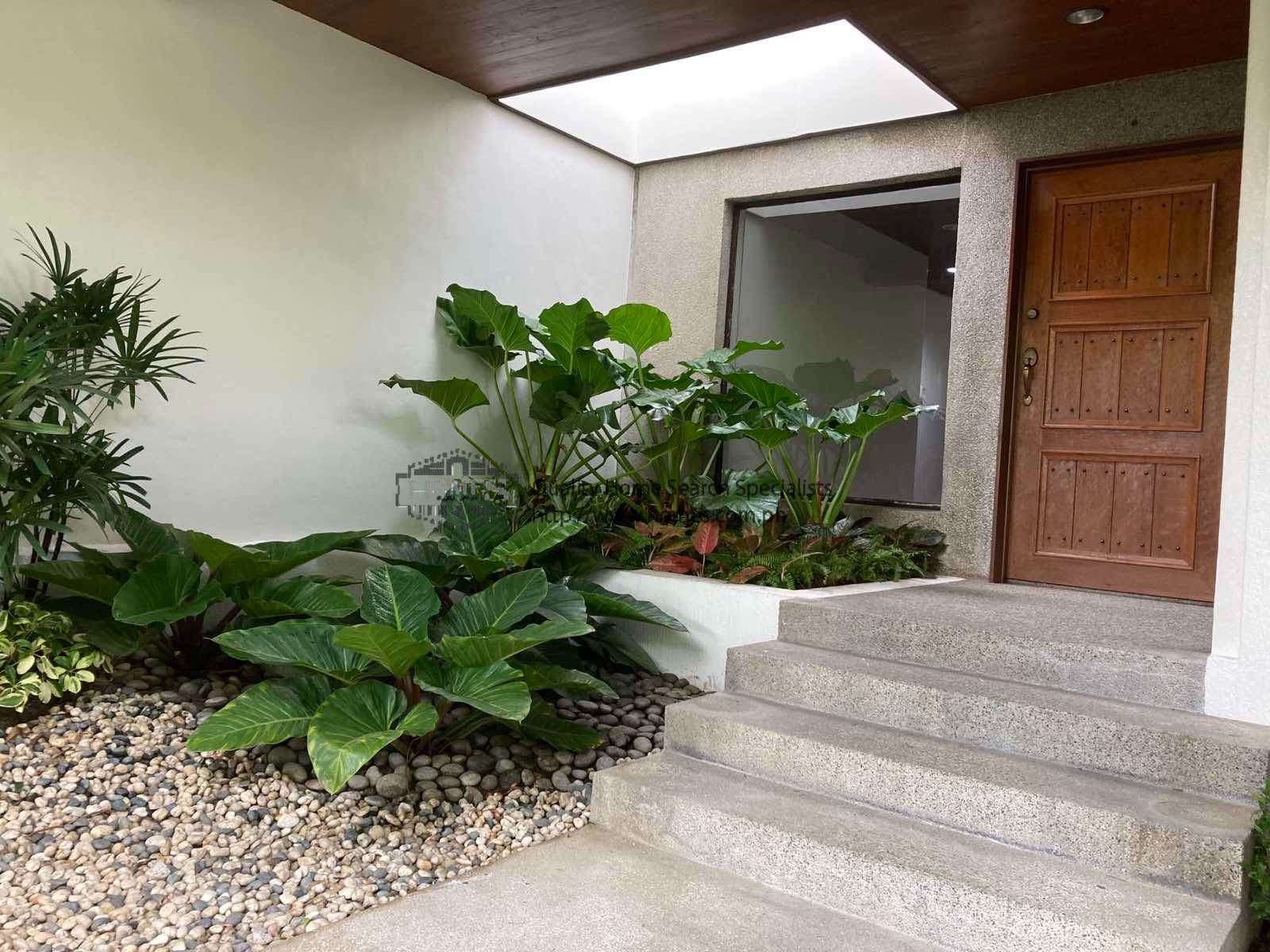 Renovated split level with large lanai - photo 2