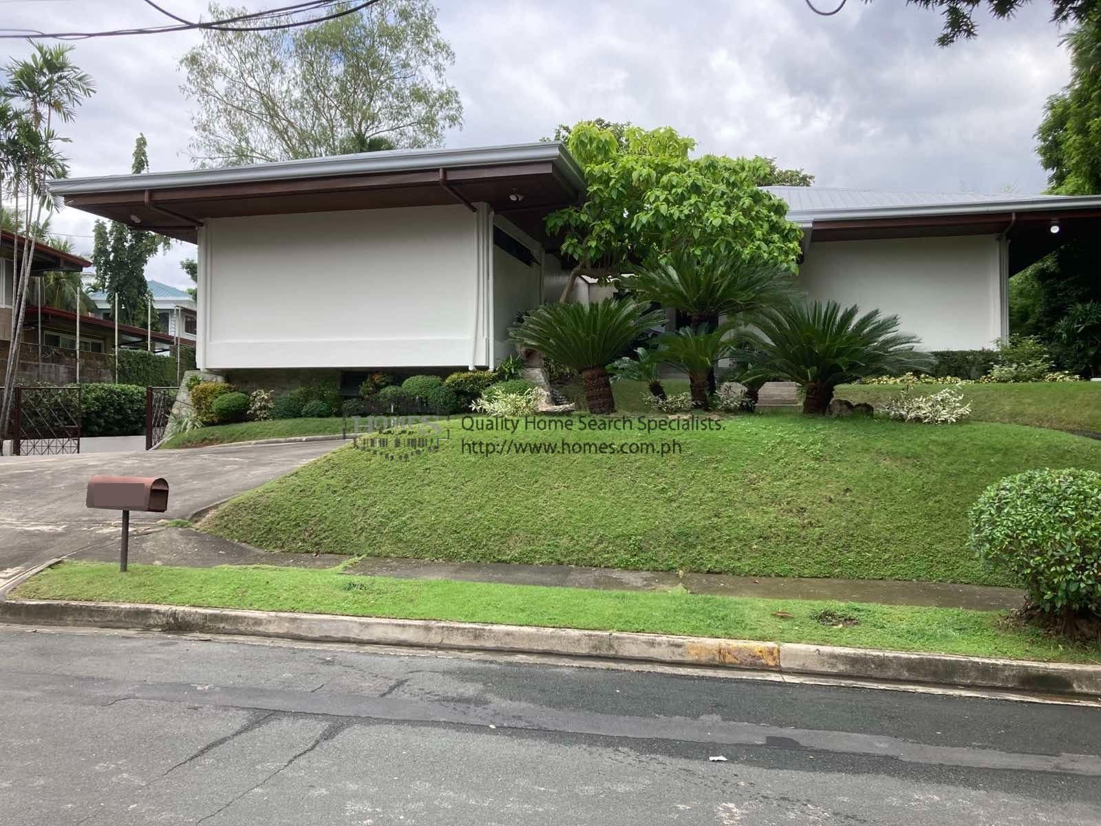 Renovated split level with large lanai - Dasmarinas Village, Makati - photo 1