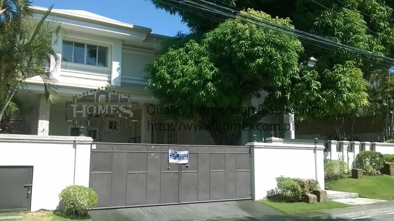 Contemporary and warm 2-storey - Ayala Alabang, Muntinlupa - photo 1