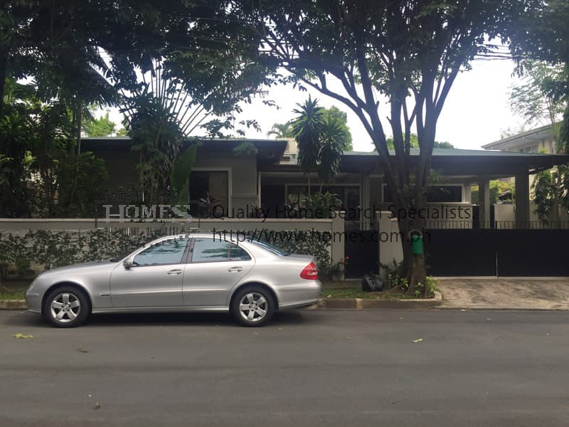Desirable modern bungalow - Dasmarinas Village, Makati - photo 1