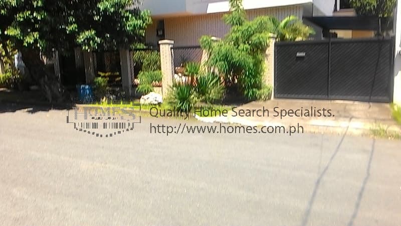 Clean and Colonial Bungalow - photo 2
