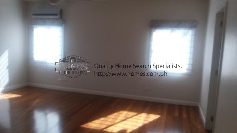 Renovated 2-storey home - photo 3