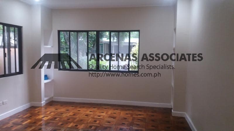 Renovated 2-storey home - photo 5