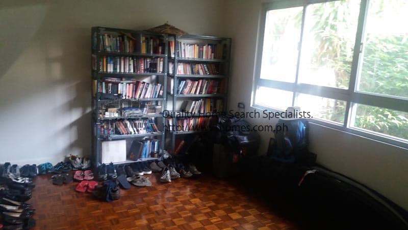 Upgraded and bright 2-storey - photo 3