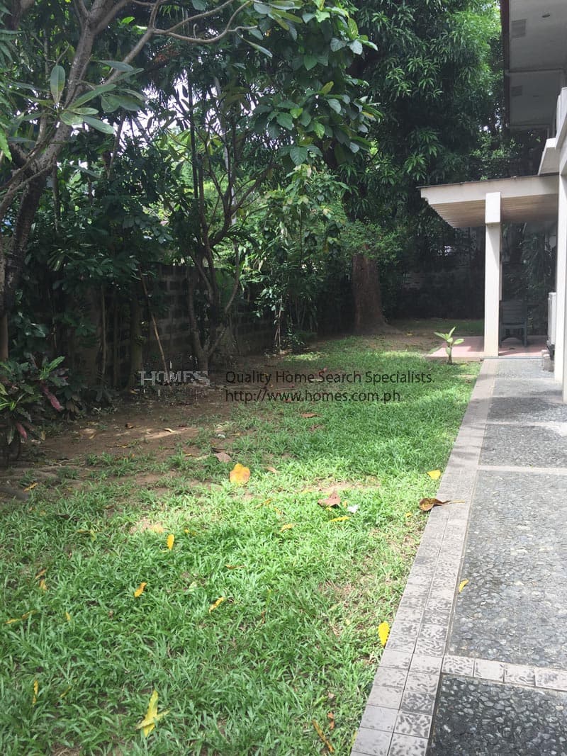 Well maintained 2-storey - photo 3