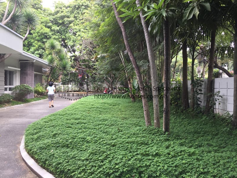 Updated and splendid bungalow - photo 2