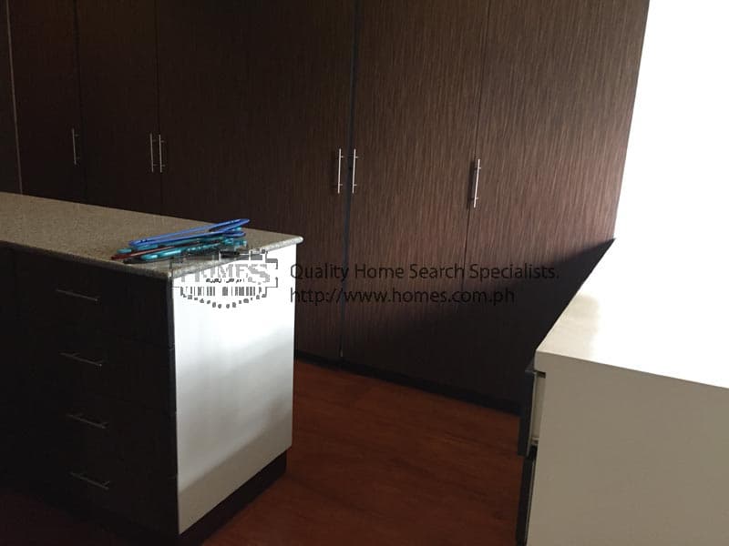 Renovated bright 2 storey - photo 3