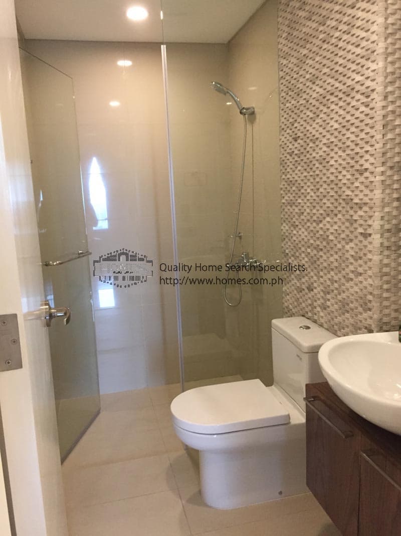 Full furnished 2-bedroom condo with Balcony at Arya Residences - photo 3