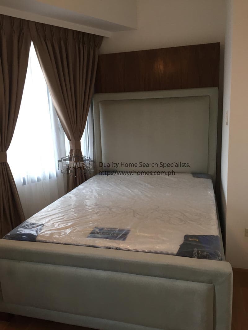 Full furnished 2-bedroom condo with Balcony at Arya Residences - photo 4