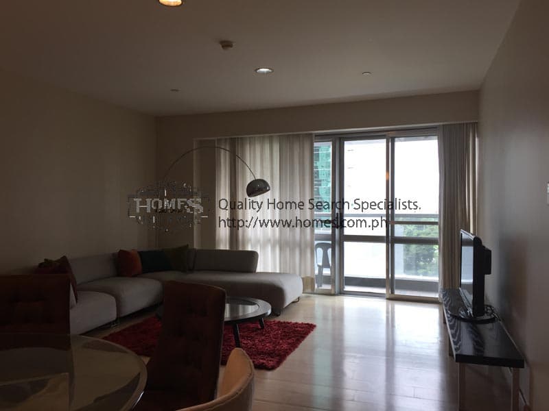 Spacious fully furnished 2-bedroom condominium at Regent Parkway - photo 2