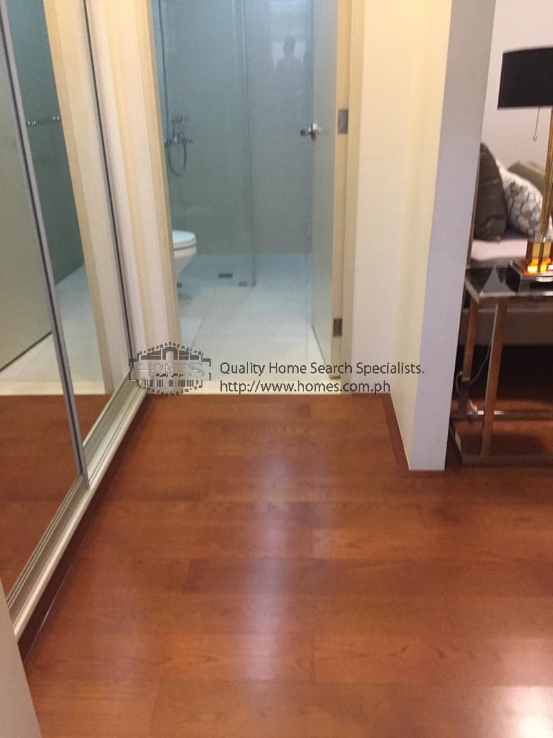 Modern fully furnished 2-bedroom condominium  at Arya Residences - photo 4