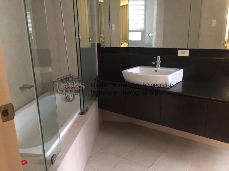 classy fully furnished 2-bedroom condominium - photo 5