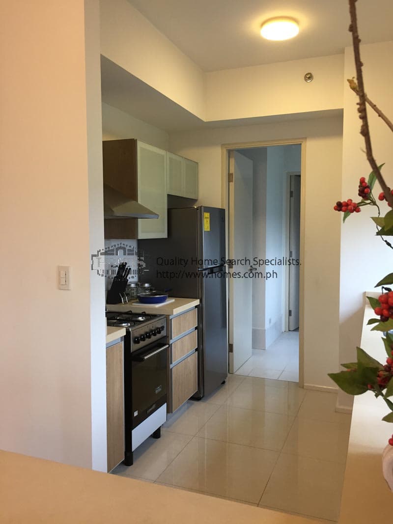 Elegant fully furnished 2-bedroom condominium with Balcony - photo 5