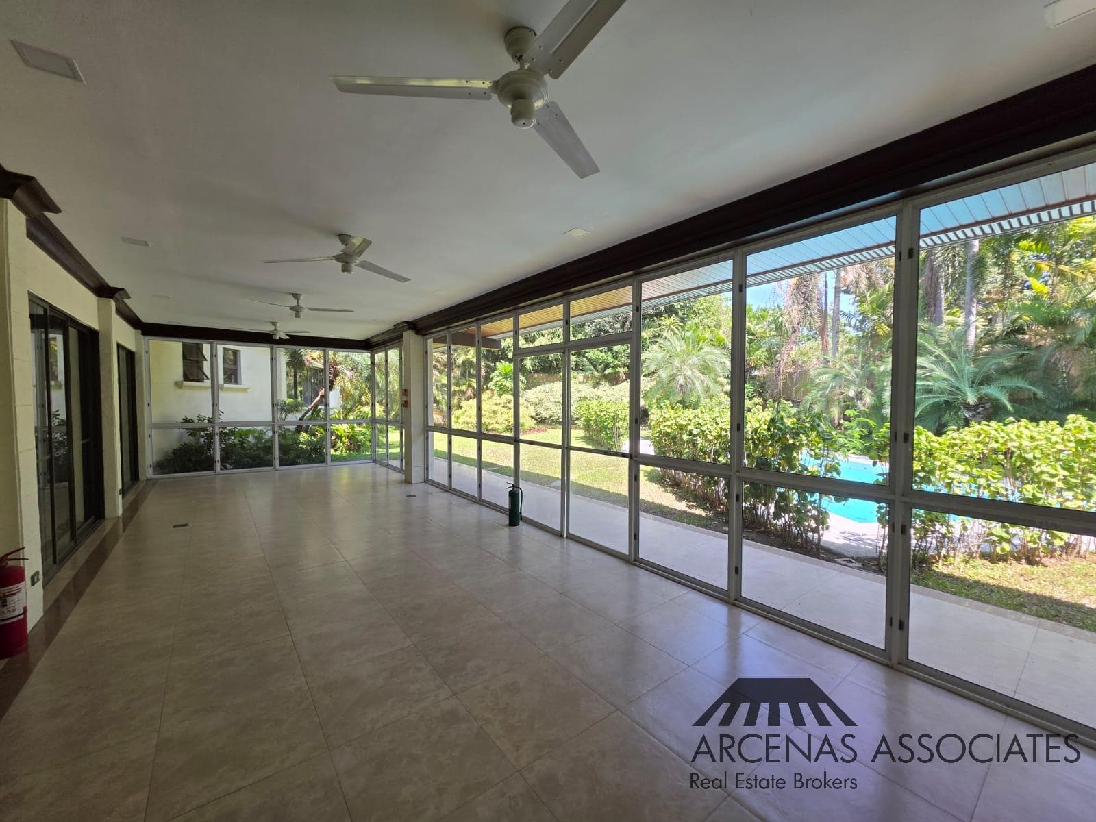 Spacious and Elegant Bungalow - photo 4