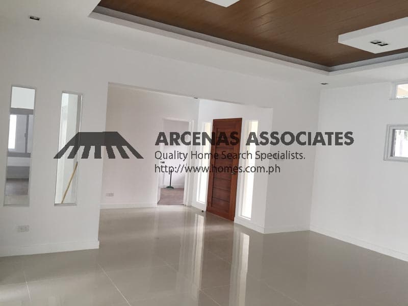 Modern Functional Split Level - photo 5