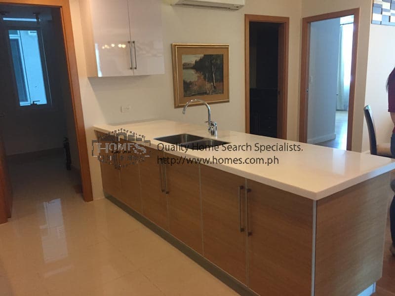 Gorgeous and Sophisticated 2-bedroom - photo 3