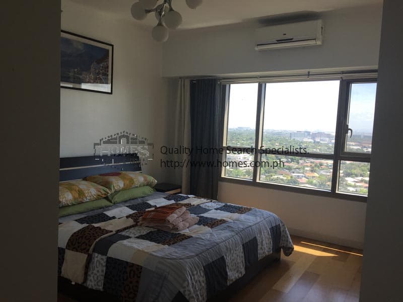 Captivating sunlit 2-bedroom - photo 3