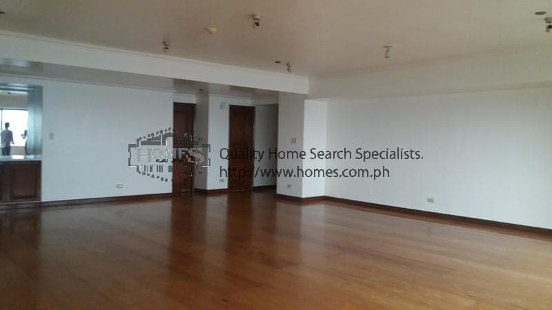 Beautiful and marbled 3-bedroom - Urdaneta Village, Makati - photo 1