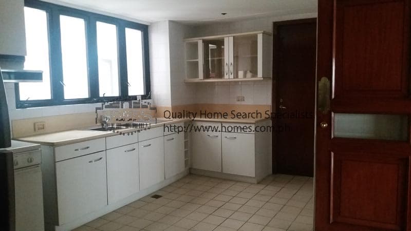 Beautiful and marbled 3-bedroom - photo 2