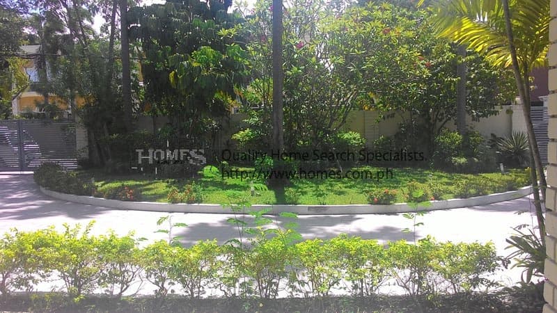Expansive split level for rent in Forbes Park - photo 2