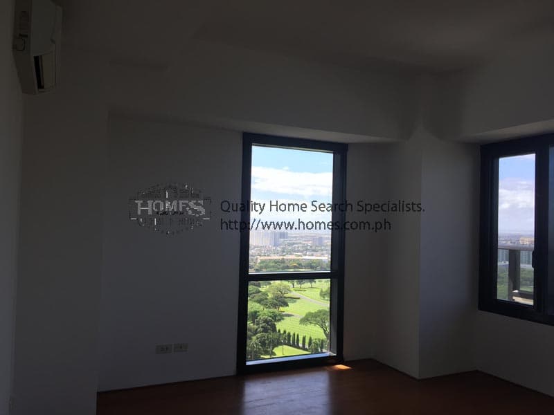 Bright and elegant 2-bedroom condominium - photo 5
