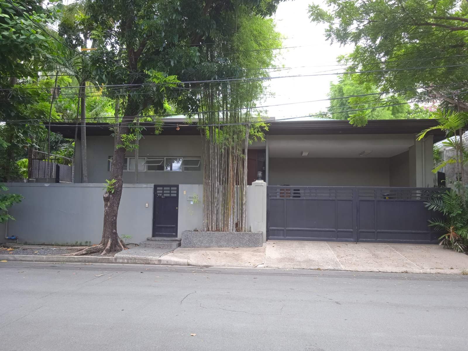 New renovated 2 storey - Dasmarinas Village, Makati - photo 1