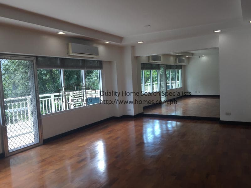 Clean and classy 3-bedroom unit - photo 2