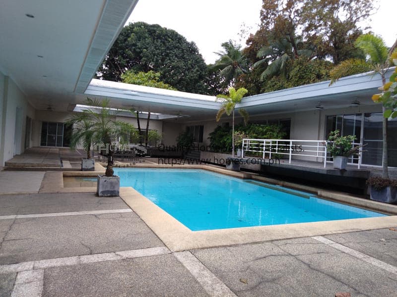 Massive corner Bungalow - photo 2