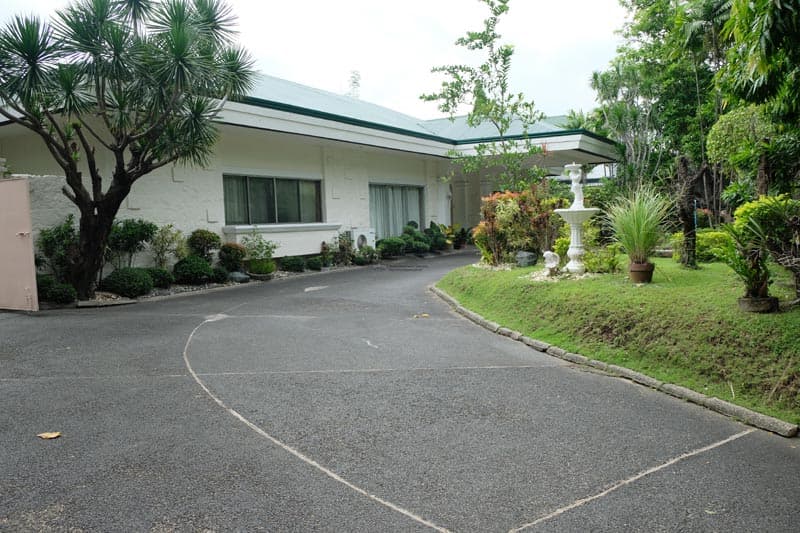 Repriced Large House for Sale in Dasmarinas Village - photo 2