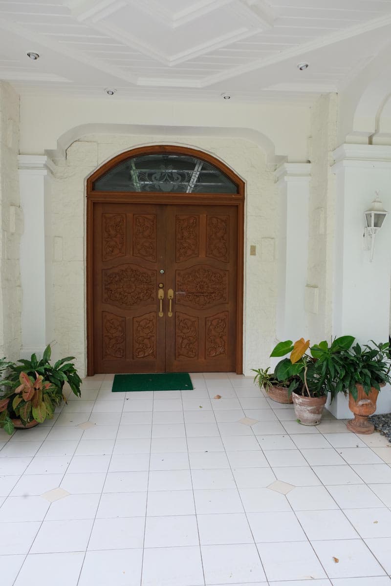 Repriced Large House for Sale in Dasmarinas Village - photo 3