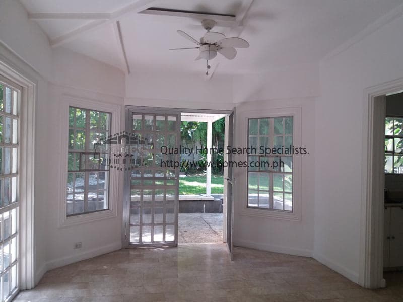 Rare Charming 2-storey - photo 4