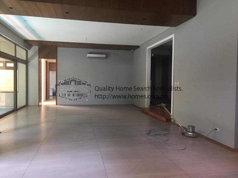 Sturdy well-finished 2-storey