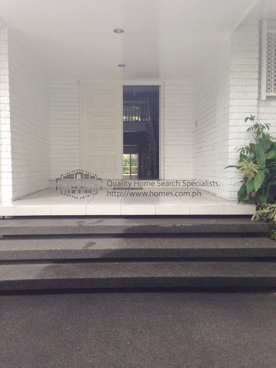 Classic two-storey and split-level - photo 3