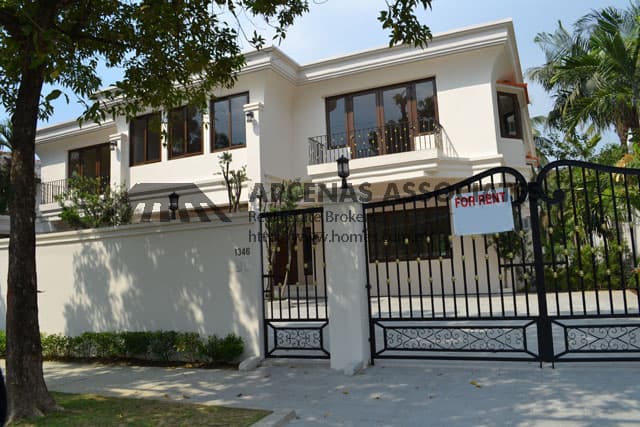 Modern Classic 5 bedroom - Dasmarinas Village, Makati - photo 1