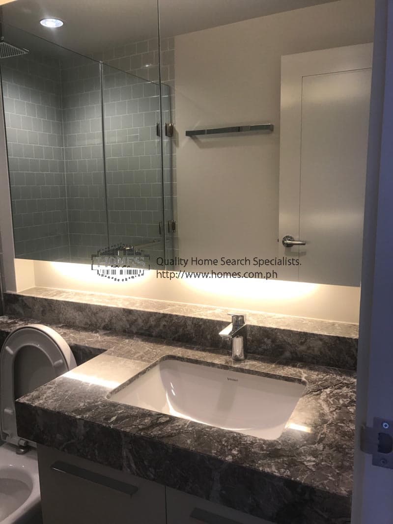 Prestigious below market value 3 bedroom at the Sakura Tower in the Proscenium - photo 4
