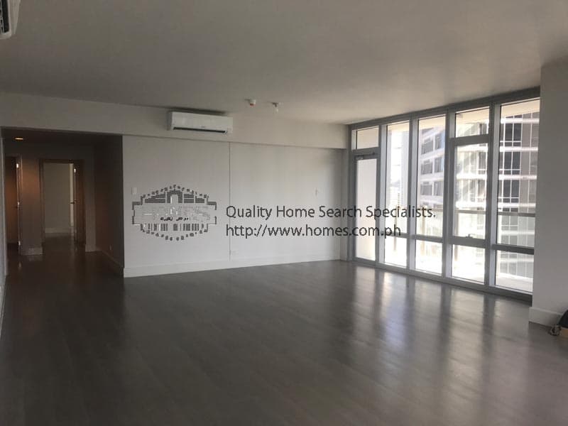 Prestigious below market value 3 bedroom at the Sakura Tower in the Proscenium - photo 2