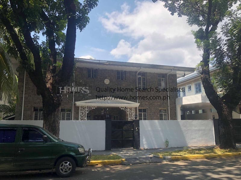 Spacious 2 storey in Magallanes Village - Magallanes Village, Makati - photo 1