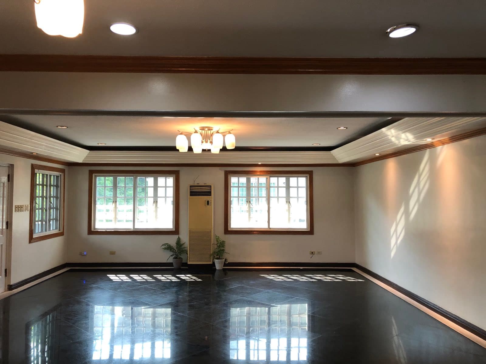 Large Duplex House - photo 2