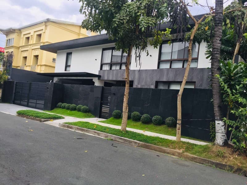 4 Bedroom House and Lot for Sale