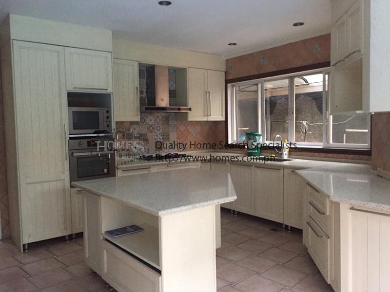 5 Bedroom House - photo 3