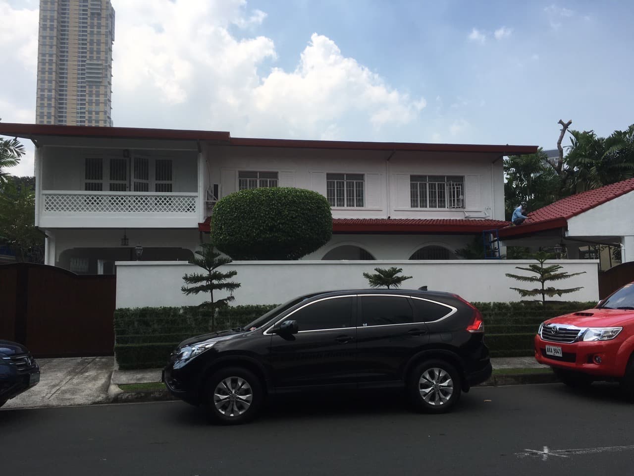 Classic 2-Storey House with Pool - Urdaneta Village, Makati - photo 1