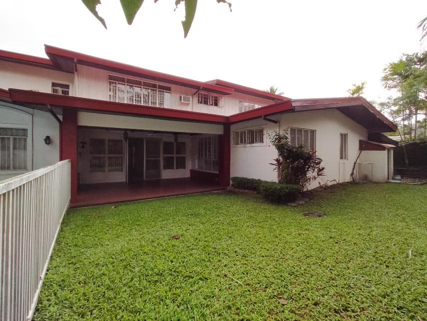 Classic 2-Storey House with Pool - photo 2