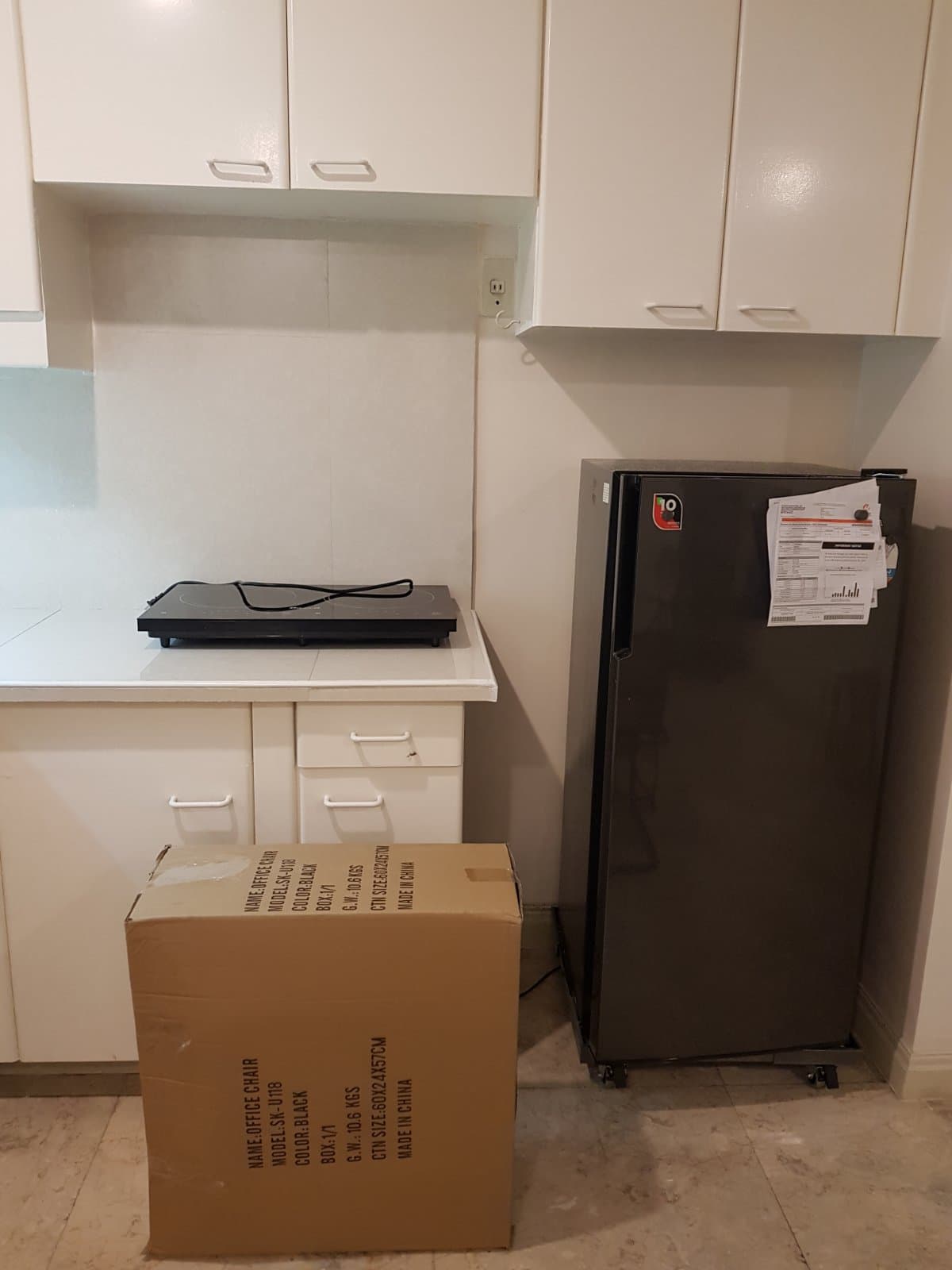 Fully Furnished 1 Bedroom Unit with Balcony at Wack Wack Twin Towers - photo 4