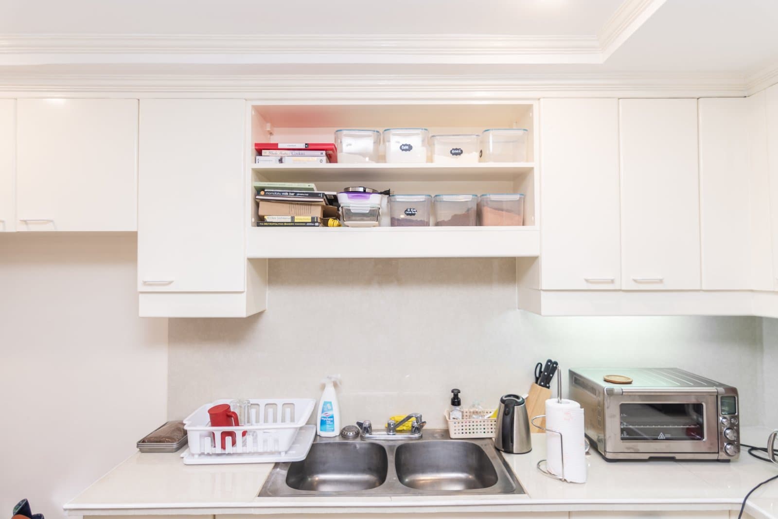Fully Furnished 1 Bedroom Unit with Balcony at Wack Wack Twin Towers - photo 3