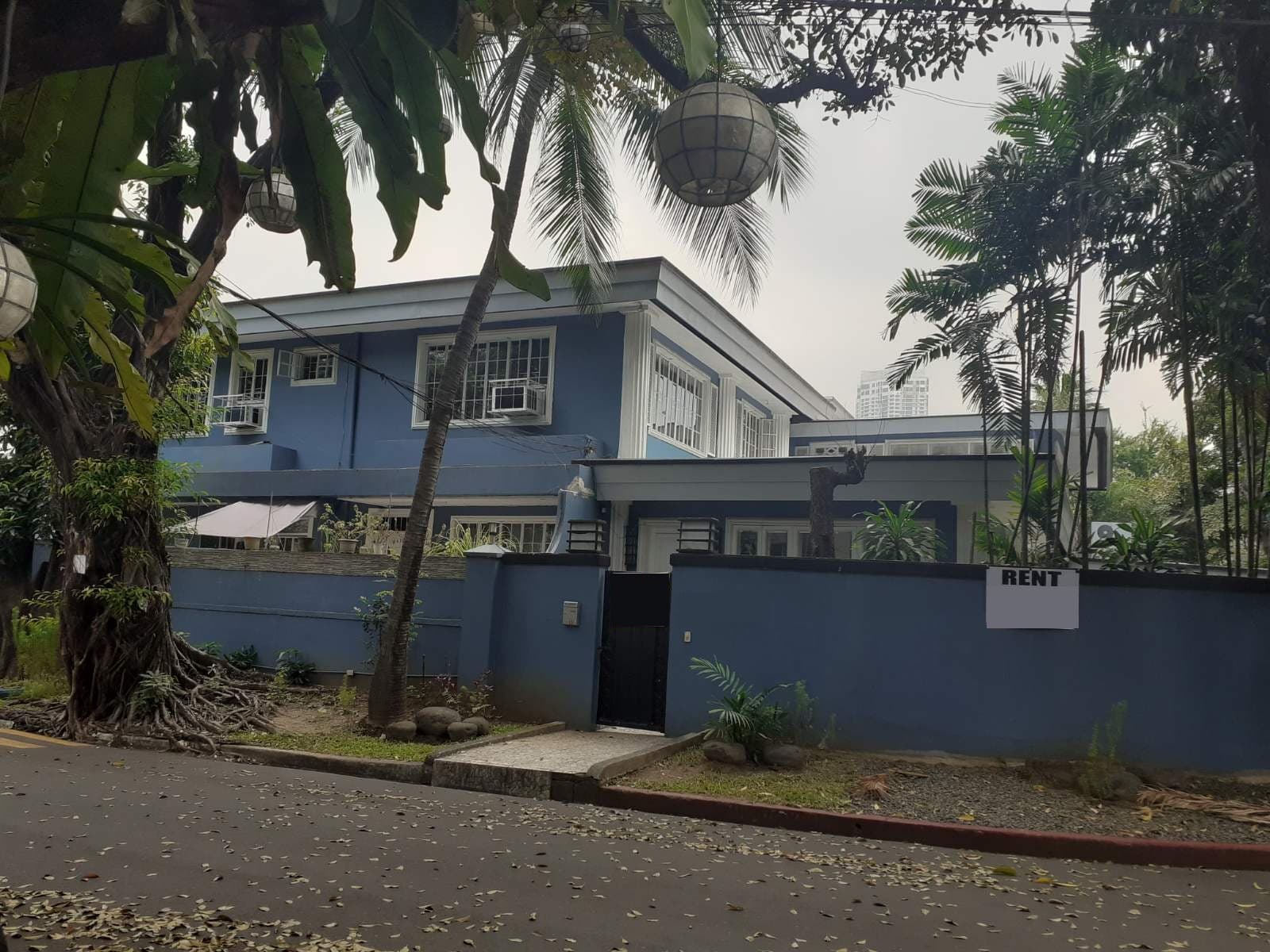 4 Bedroom House - San Lorenzo, Makati - photo 1
