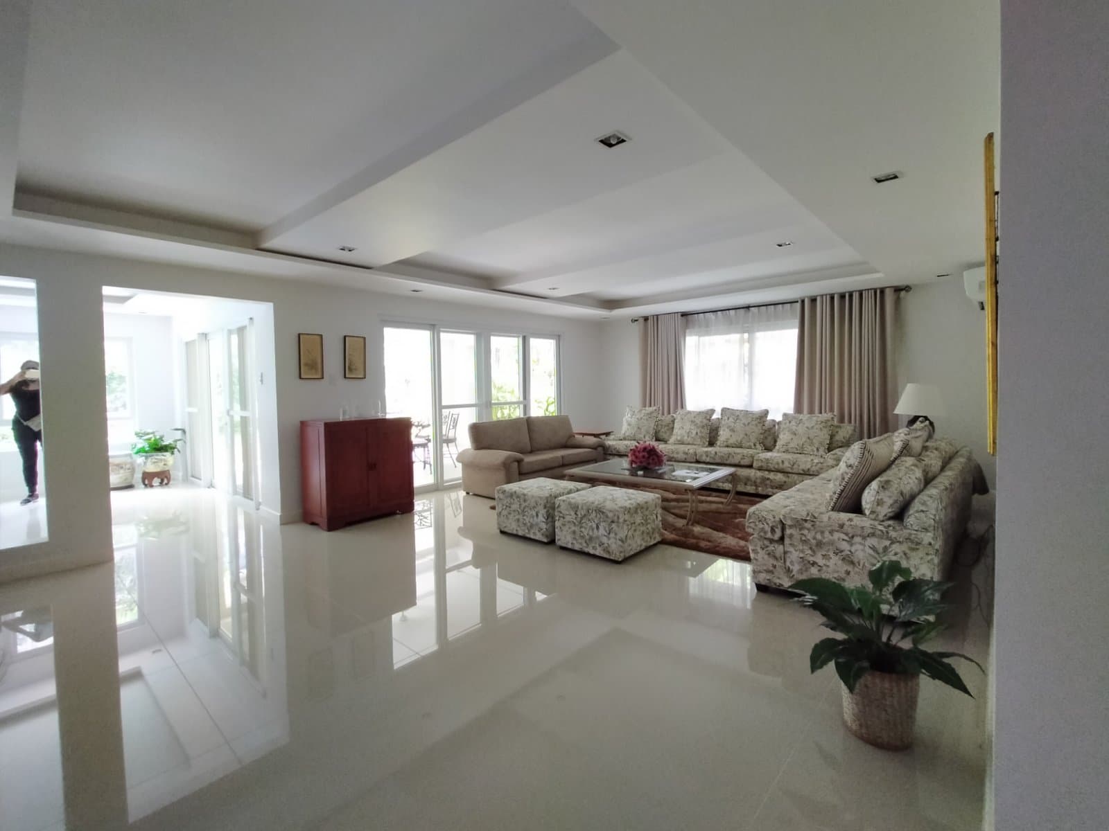 Natural Lit Modern Two storey - photo 5